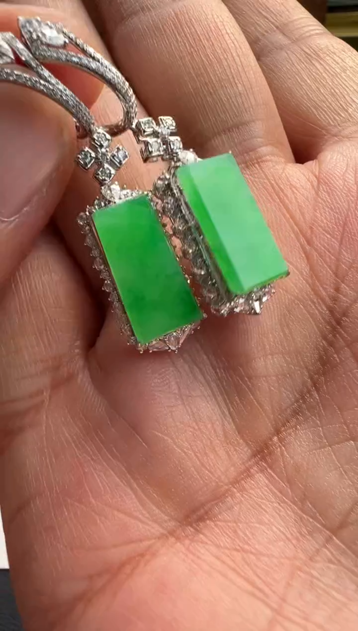 颈饰18K金镶嵌翡翠翡翠颈饰