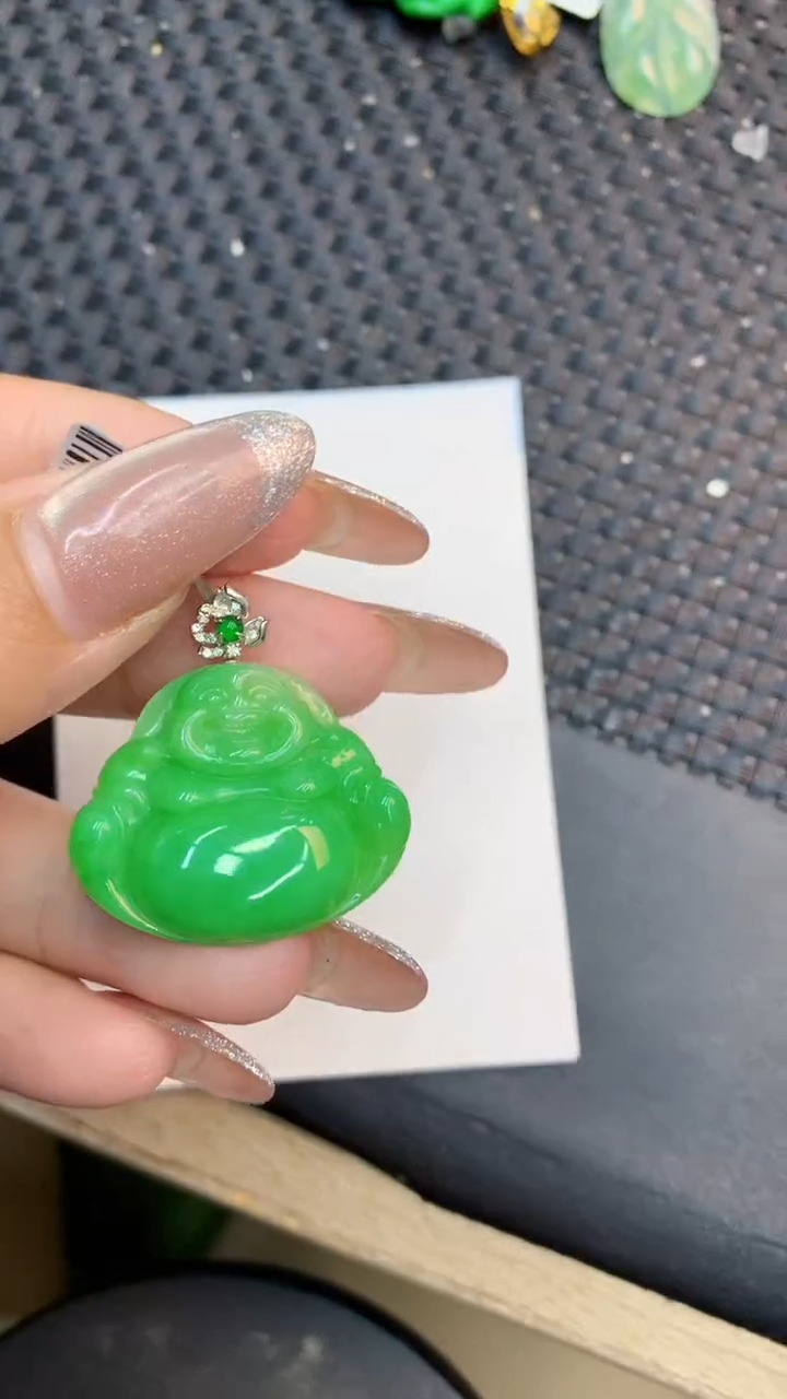 颈饰18K金镶嵌翡翠1