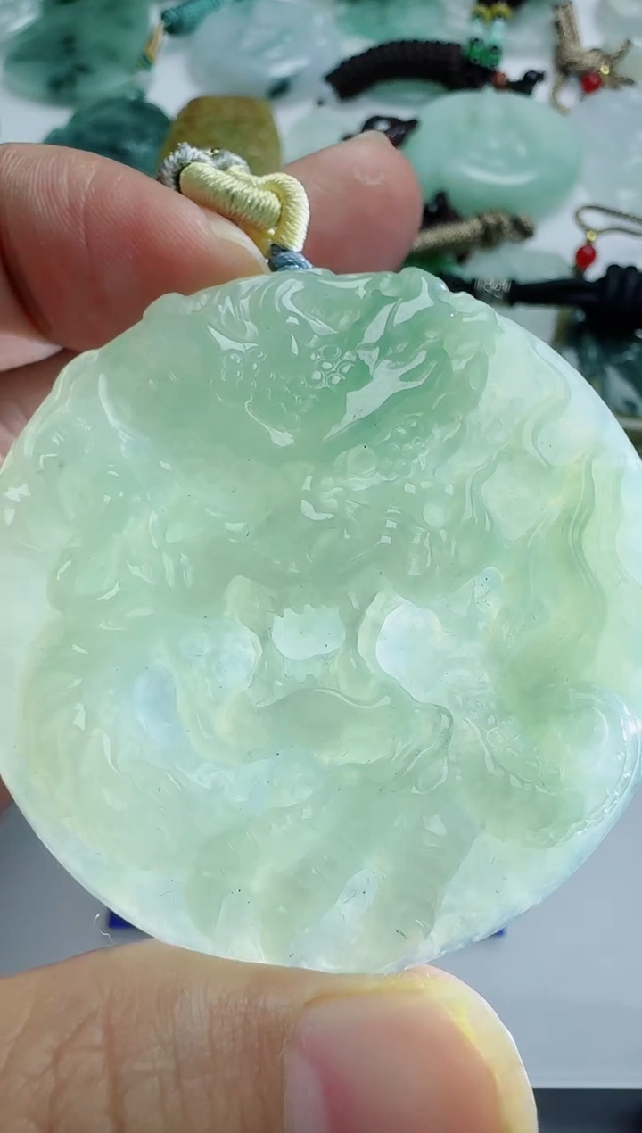 【闪购商品】翡翠吊坠(不含链)未镶嵌多样性随机发其一