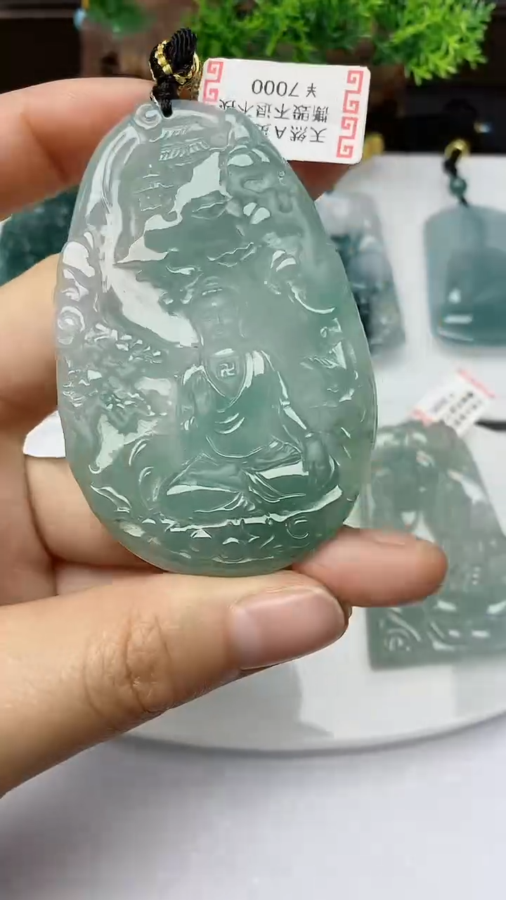 【闪购商品】翡翠颈饰未镶嵌          
