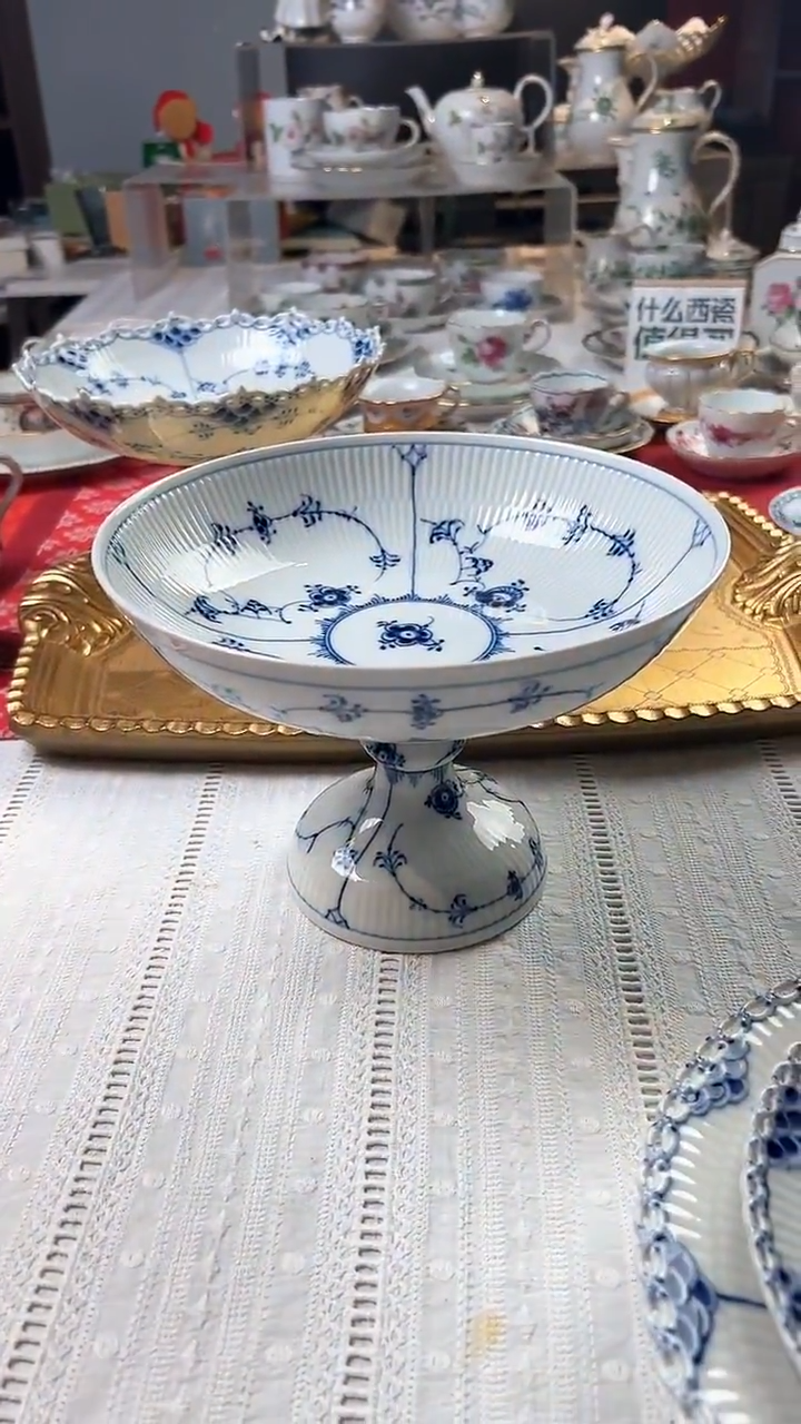 【闪购商品】瓷片哥本哈根平边唐草高足果篮