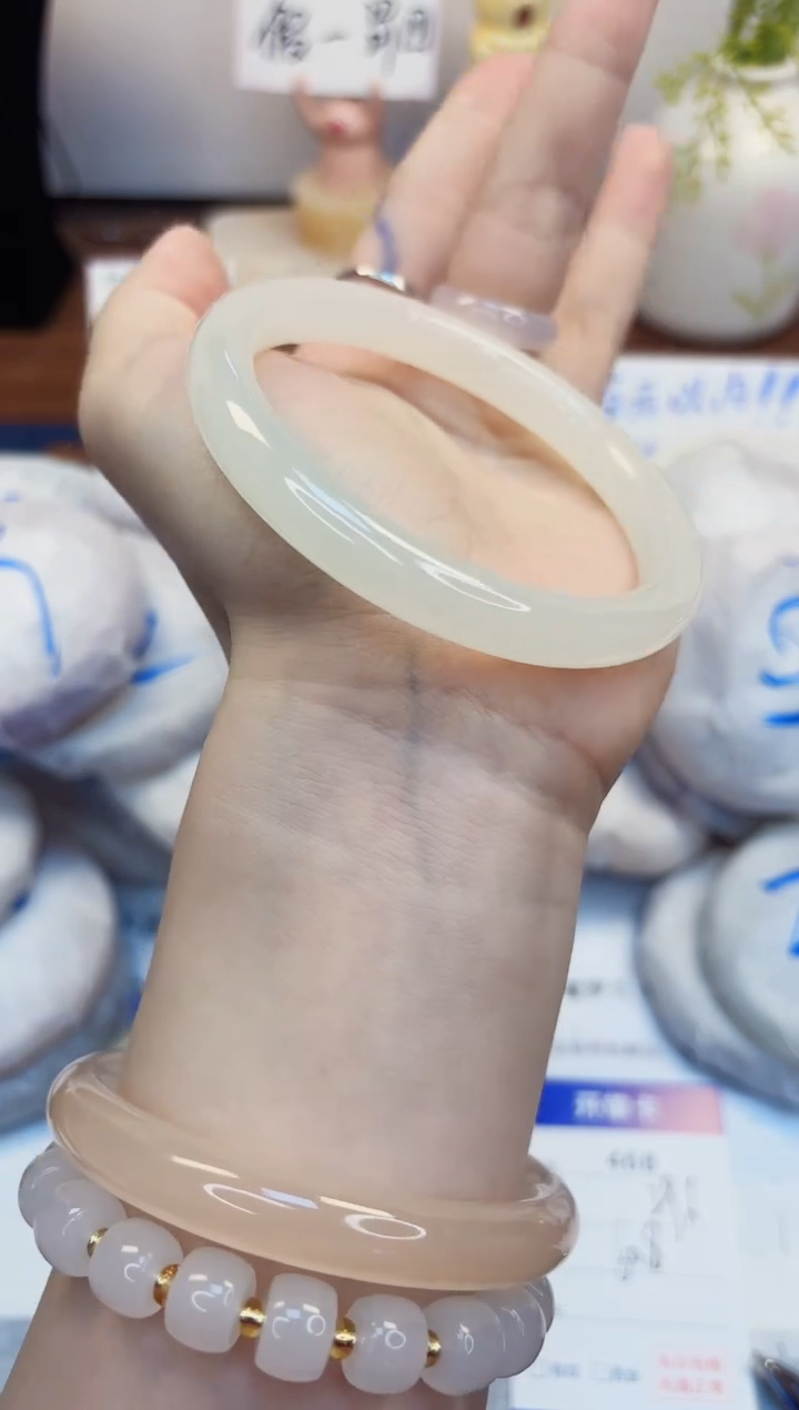 【闪购商品】石英质玉手镯未镶嵌468-美人条-圈口60