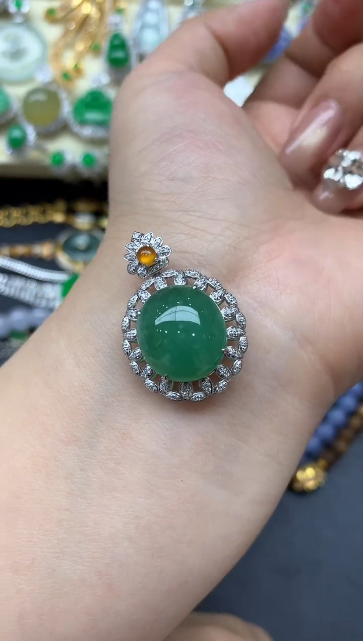 颈饰18K金镶嵌翡翠315-中国好珍宝