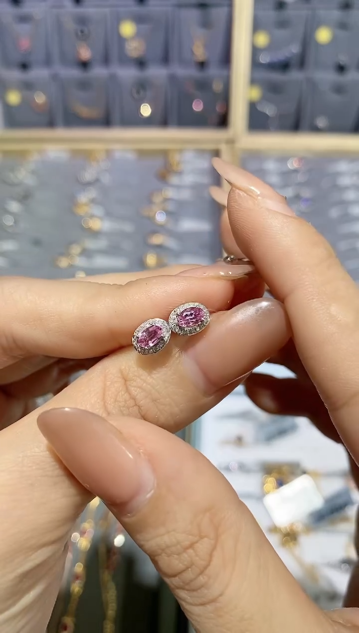 【闪购商品】蓝宝石耳钉18K金镶嵌耳钉