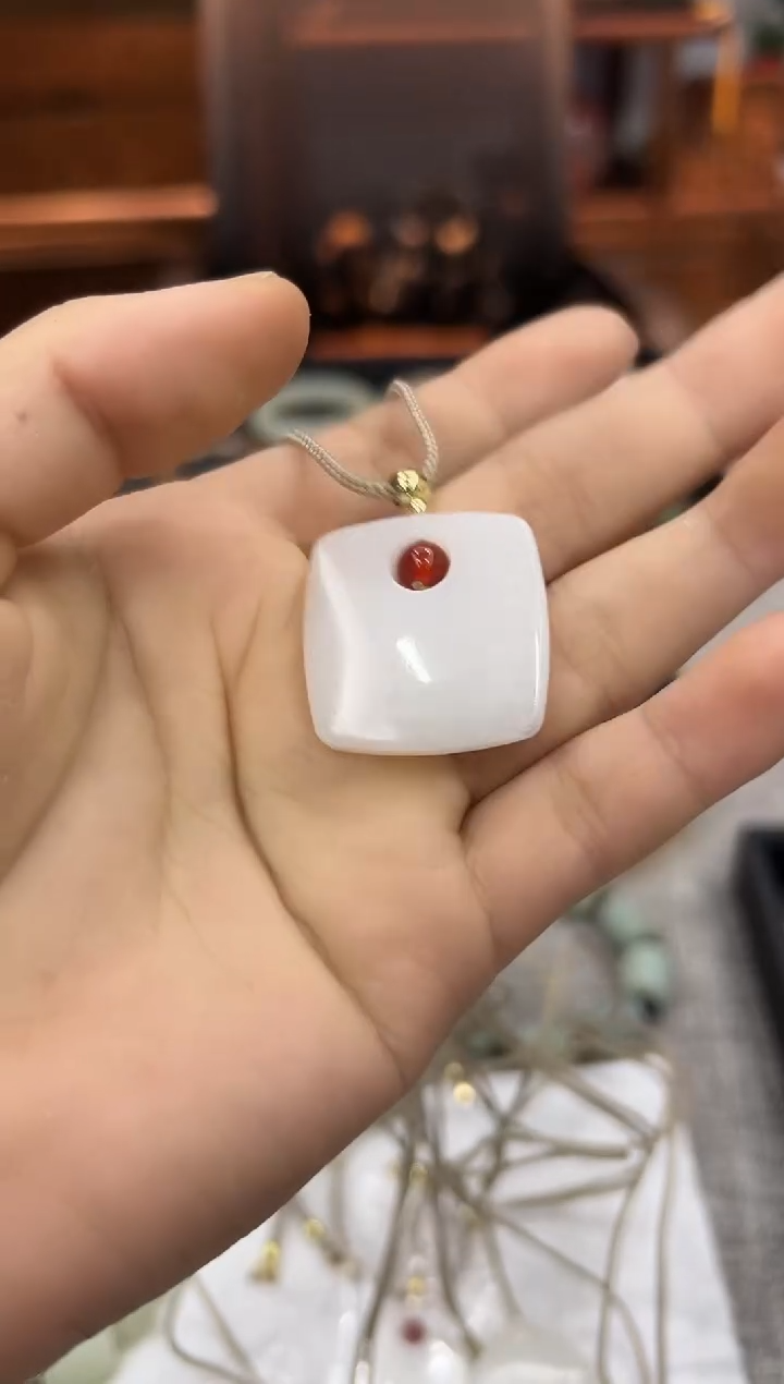 【闪购商品】和田玉颈饰未镶嵌和田玉方块吊坠-102816