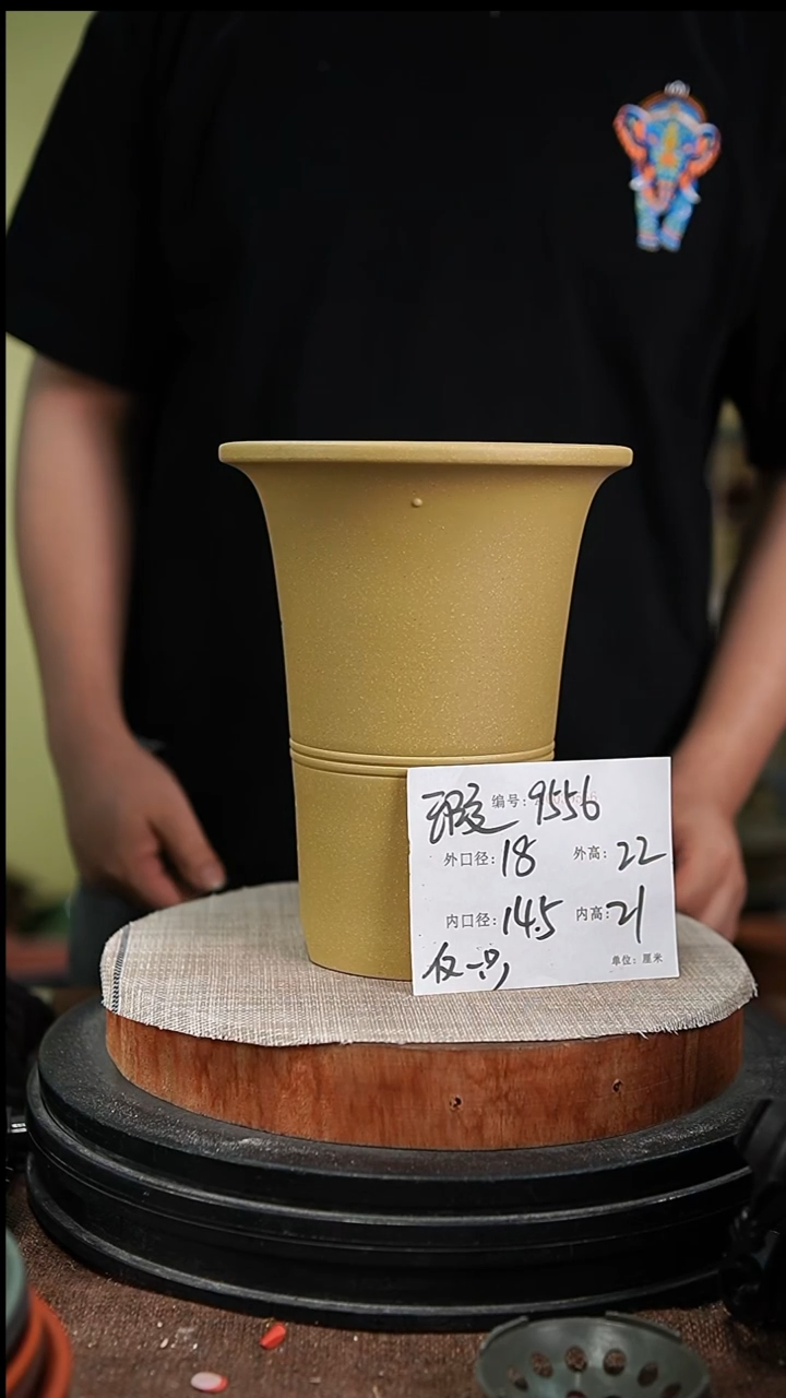 紫砂花盆紫砂花盆9556瑕