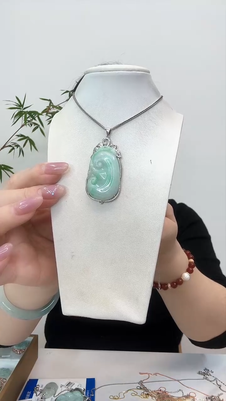 【闪购商品】翡翠吊坠(赠链)银S925镶嵌如意