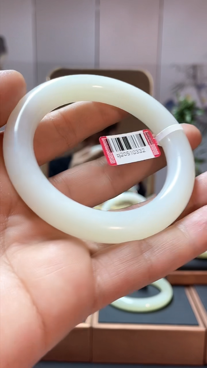 【闪购商品】和田玉手镯未镶嵌57白玉20510332