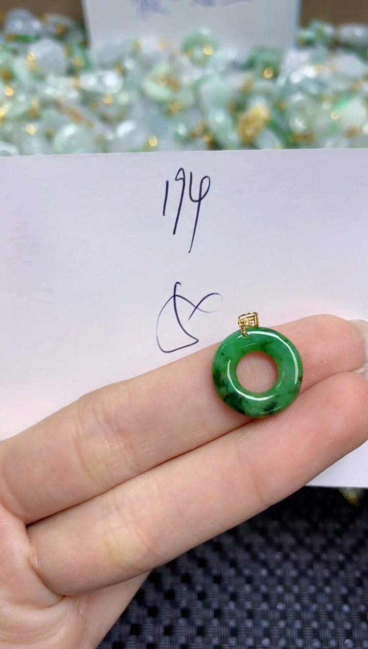 【闪购商品】翡翠颈饰18K金镶嵌天然缅甸A货翡翠