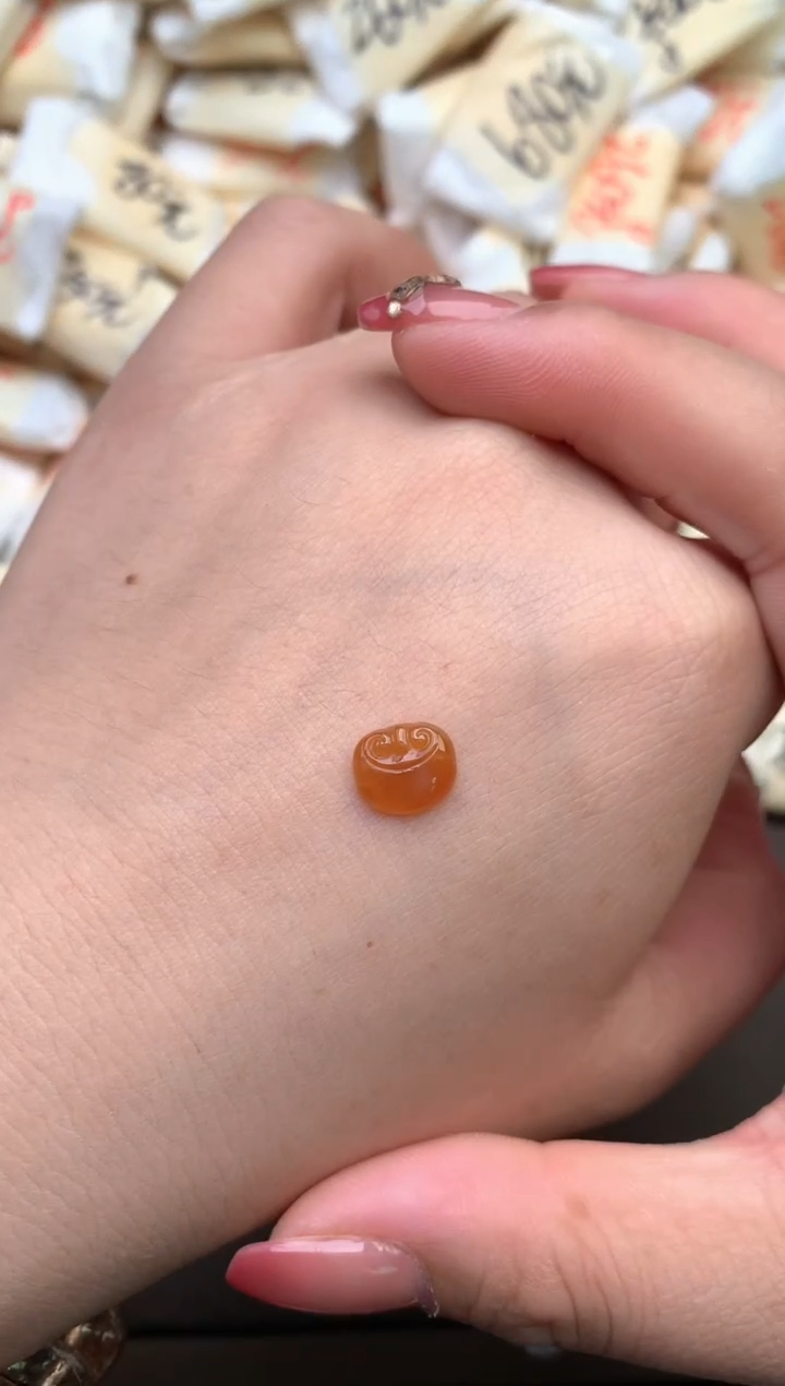 翡翠未镶嵌挂件—