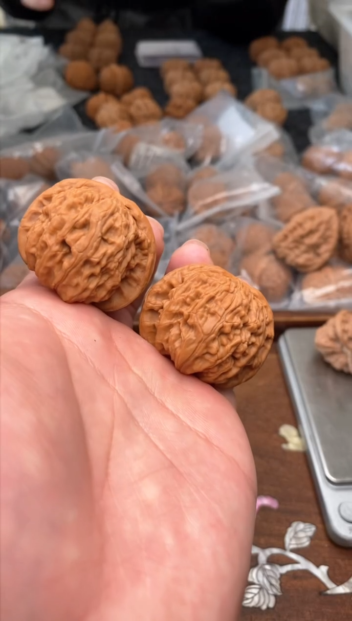 【闪购商品】文玩核桃把件G95号38尺白狮子