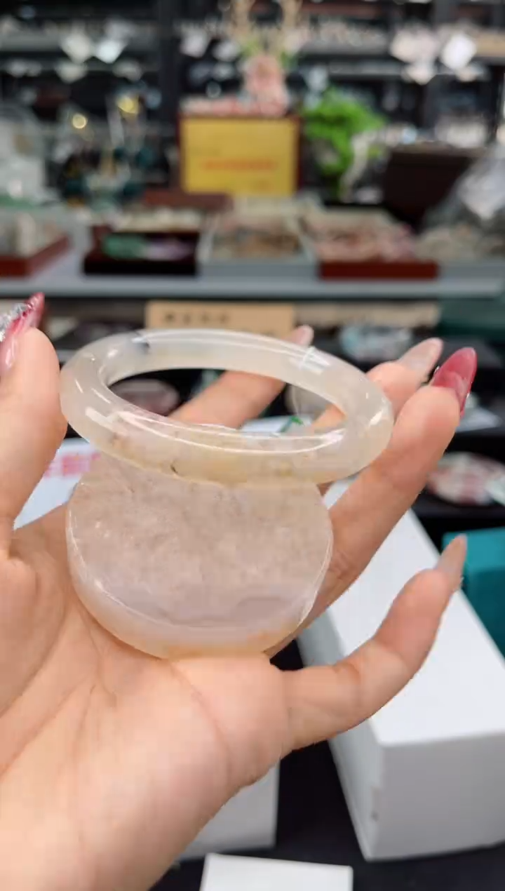 【闪购商品】石英质玉手镯未镶嵌56圈口（赠品镯心）1507672