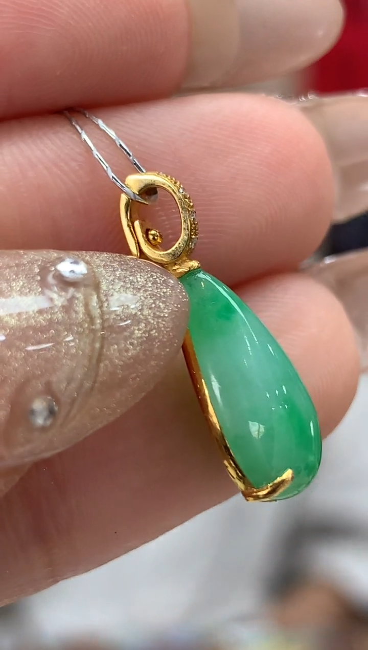 【闪购商品】翡翠吊坠(不含链)18K金镶嵌水滴