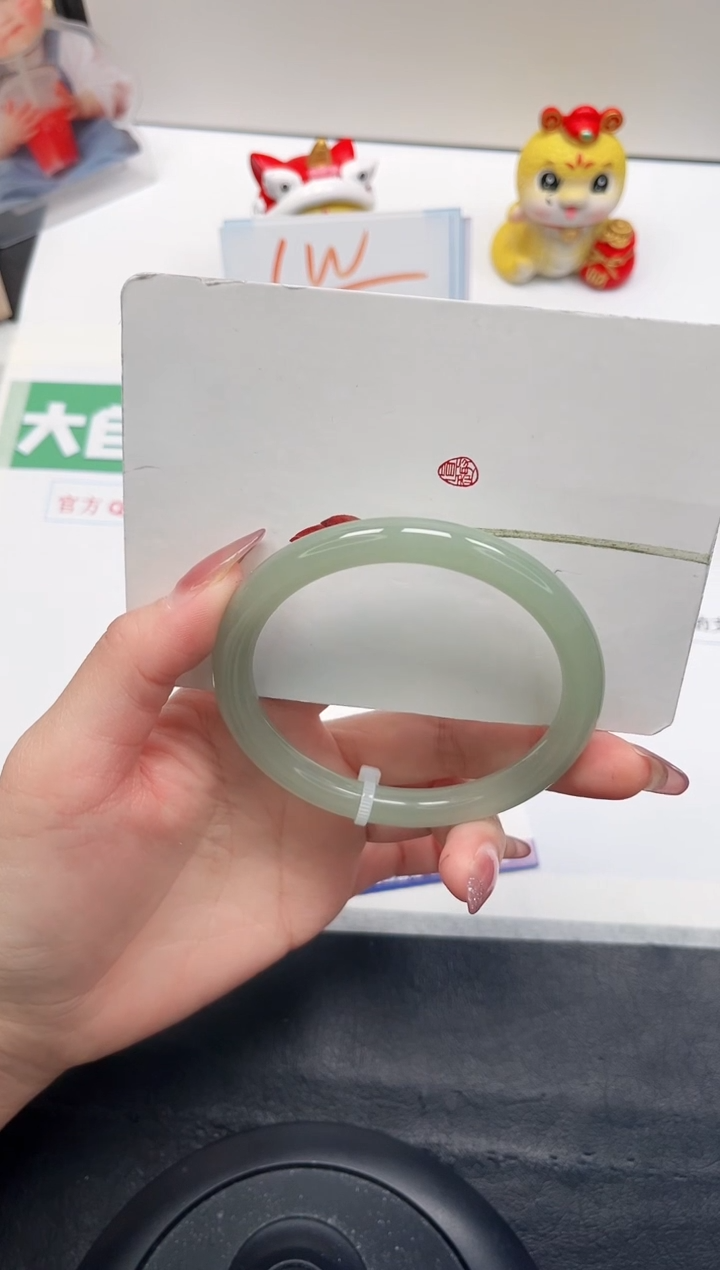【闪购商品】石英质玉手镯未镶嵌106-62