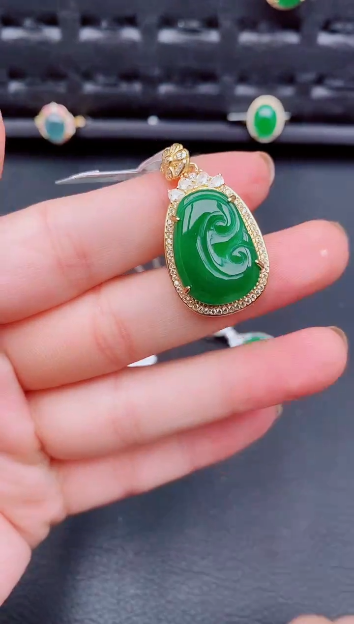 【闪购商品】翡翠颈饰银S925镶嵌天然a货翡翠642