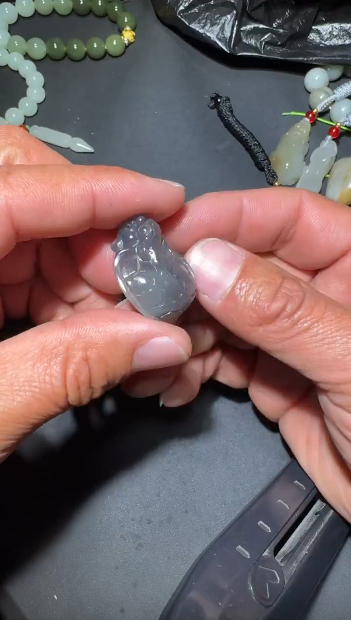 未镶嵌和田玉（糖玉）挂件和田玉