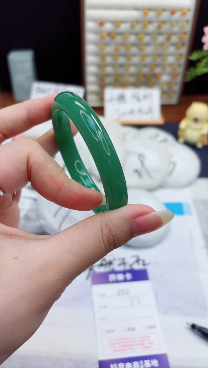 未镶嵌手镯石英质玉252-东陵玉-圈口55