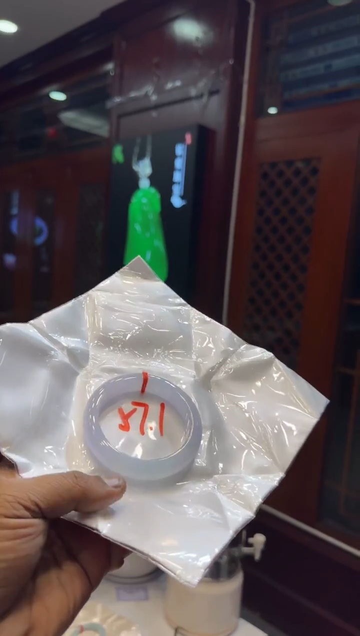 未镶嵌手镯翡翠手镯
