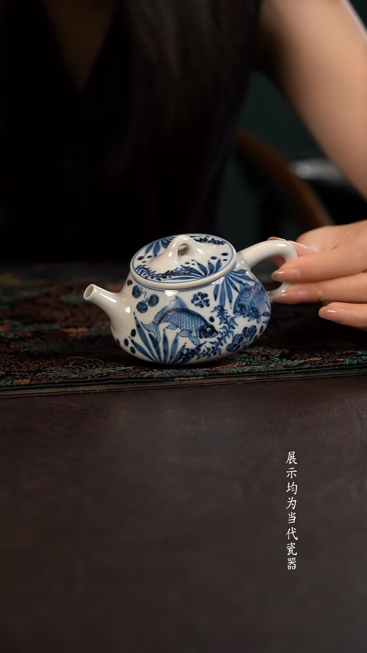 雲山敬古五福鱼藻石瓢壶