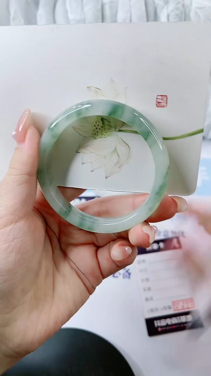 【闪购商品】石英质玉手镯未镶嵌0682882163-多样性发货