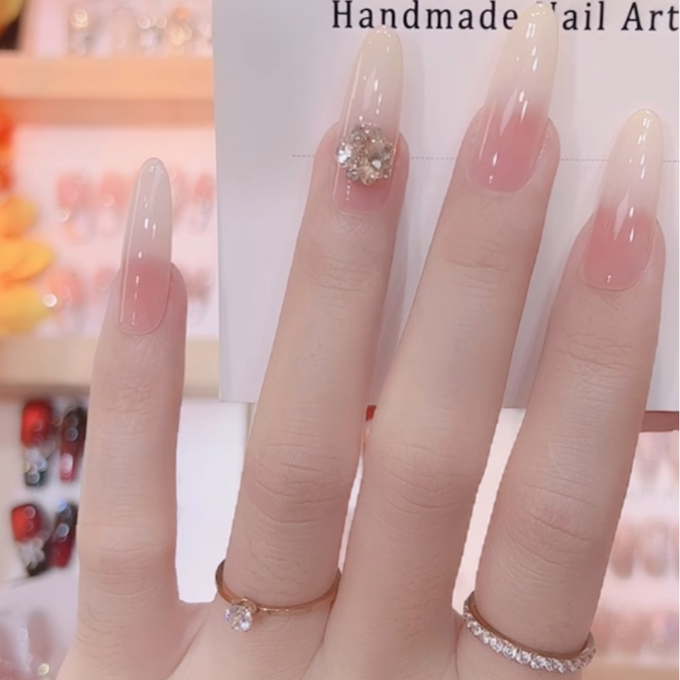 【栗子烤奶】纯手工冰透裸色爆闪钻球穿戴甲美甲贴片自然显白