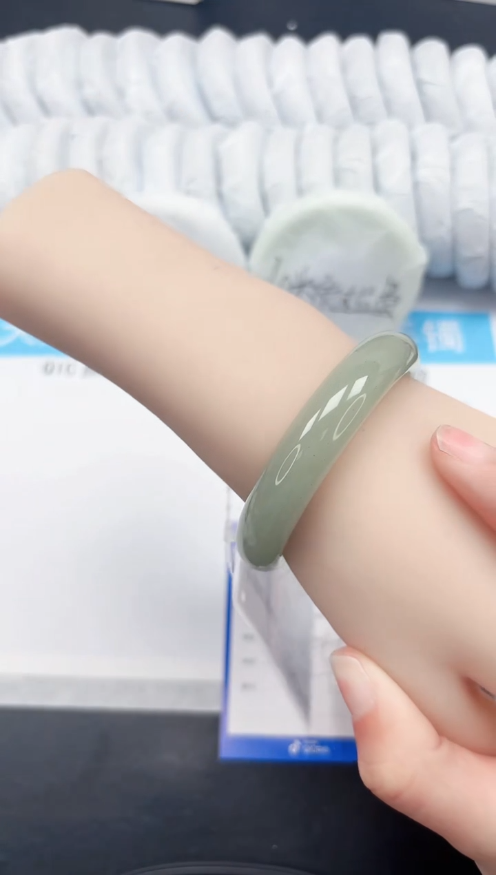 【闪购商品】石英质玉手镯未镶嵌341-54.7