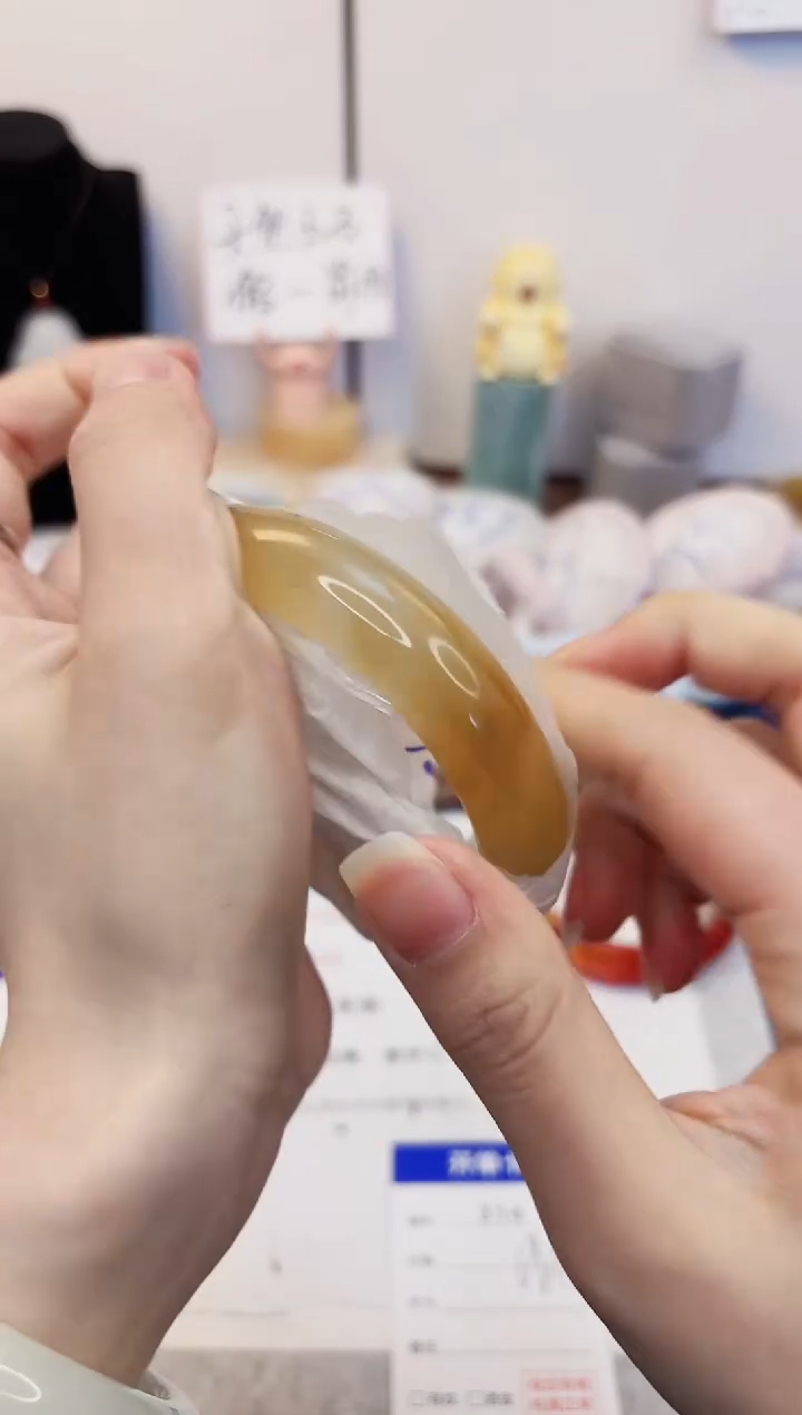 【闪购商品】石英质玉手镯未镶嵌314