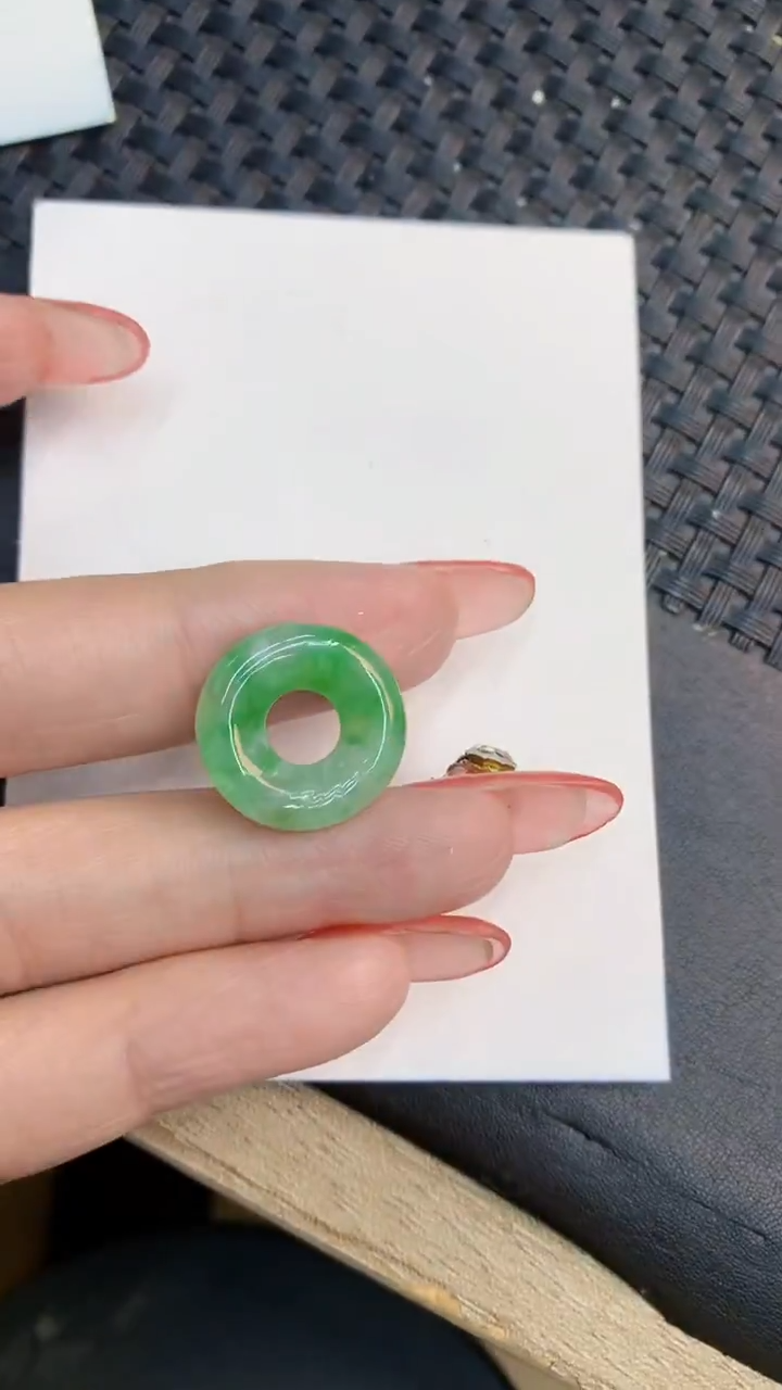 颈饰未镶嵌翡翠1