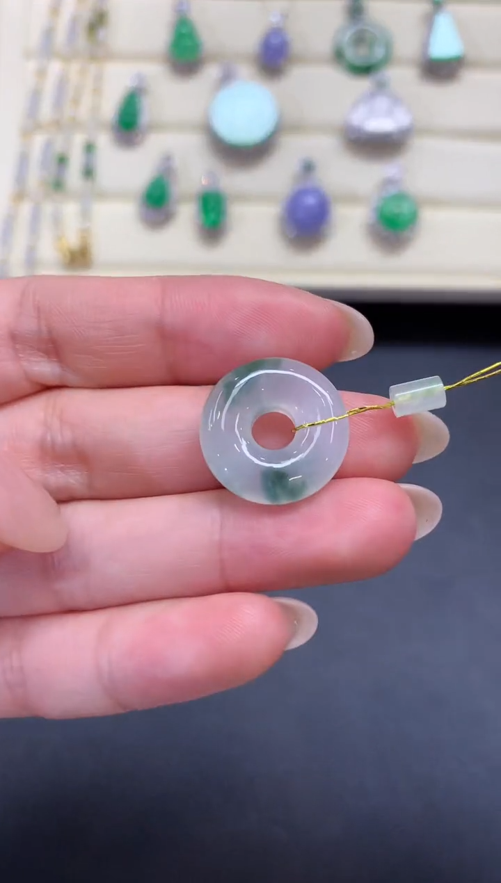 【闪购商品】翡翠未镶嵌颈饰A110     