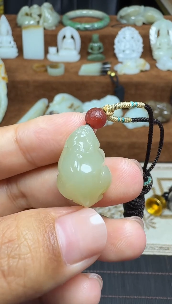 颈饰未镶嵌和田玉1