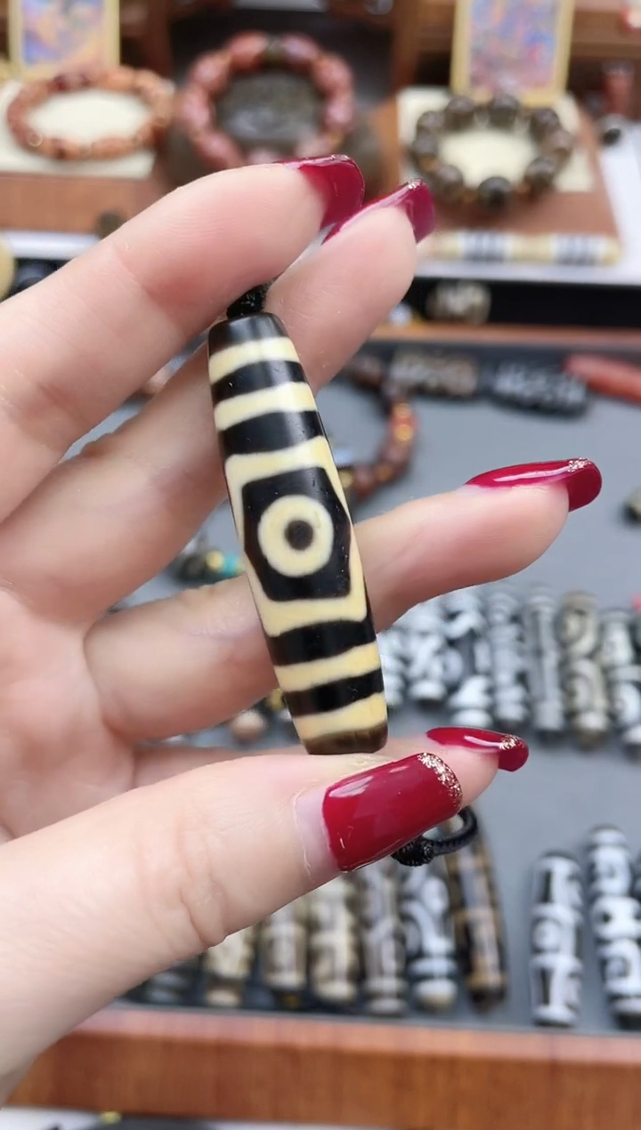 【闪购商品】玛瑙/玉髓珠珠未镶嵌牙黄三眼