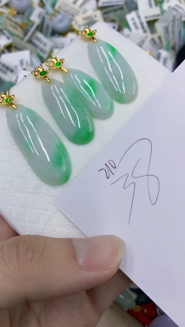 颈饰未镶嵌翡翠11111111111多样性发其一