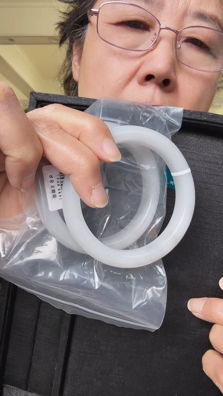 未镶嵌手镯石英质玉永****）1