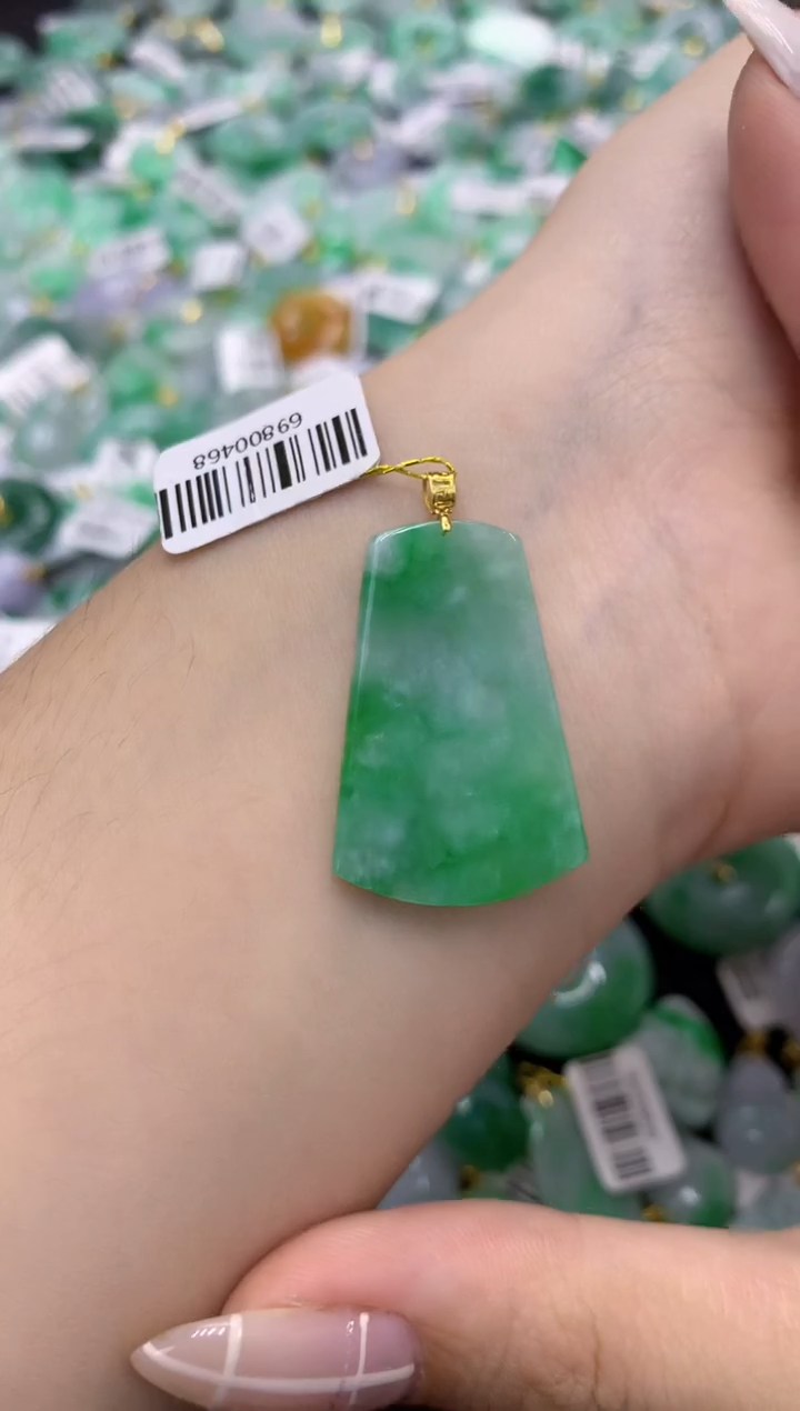 翡翠18K金镶嵌颈饰天然缅甸翡翠A货