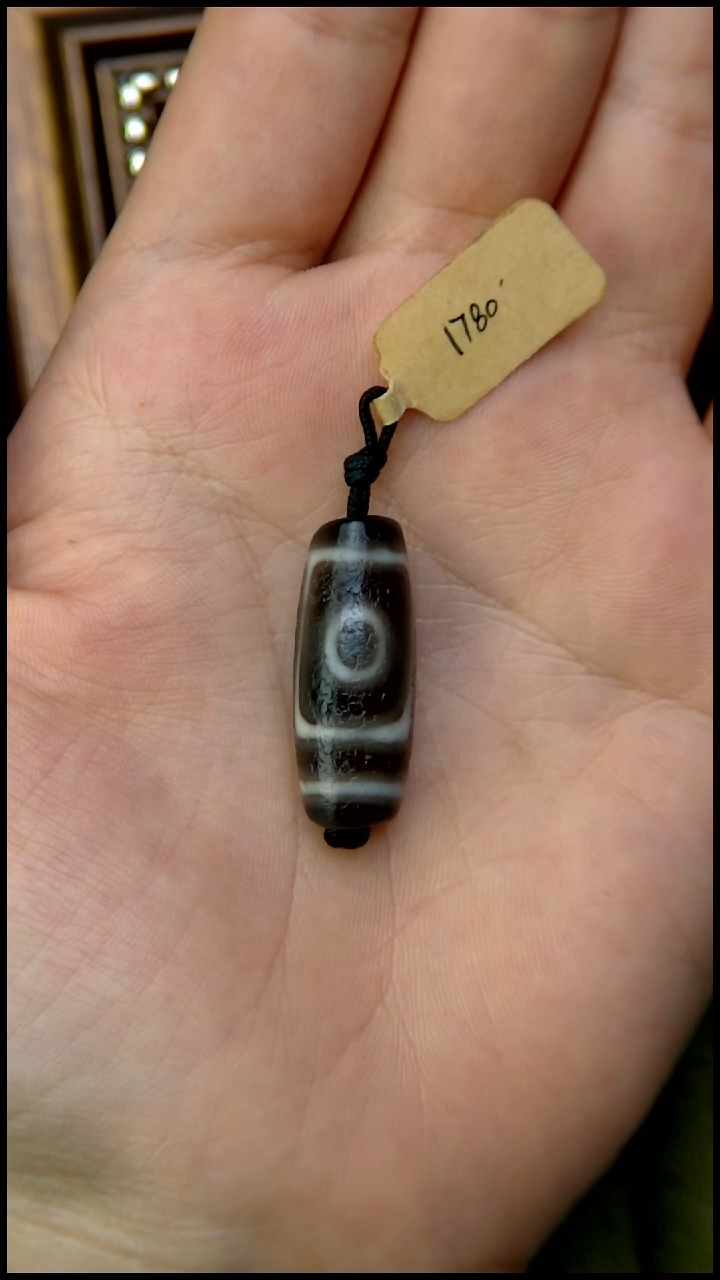 未镶嵌颈饰玛瑙/玉髓人*疯地门二