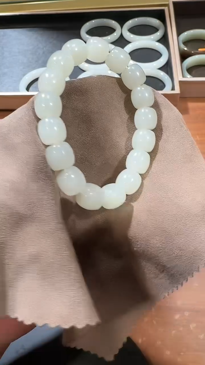 【闪购商品】和田玉手串未镶嵌1413老型珠11*12手串