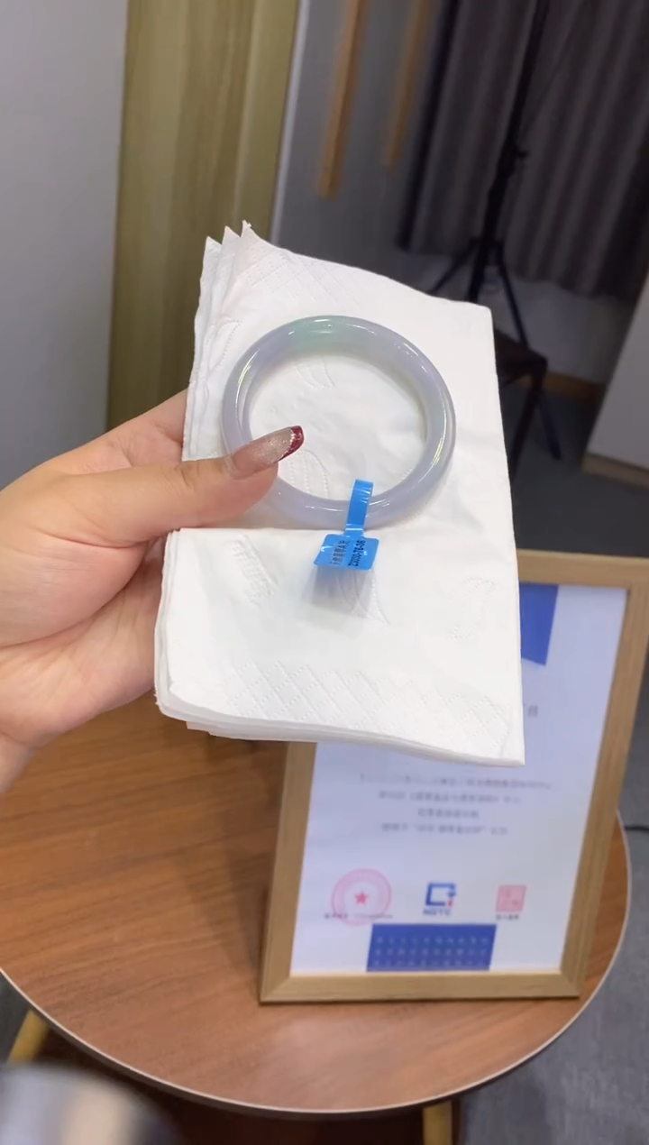 【闪购商品】翡翠手镯未镶嵌00009025