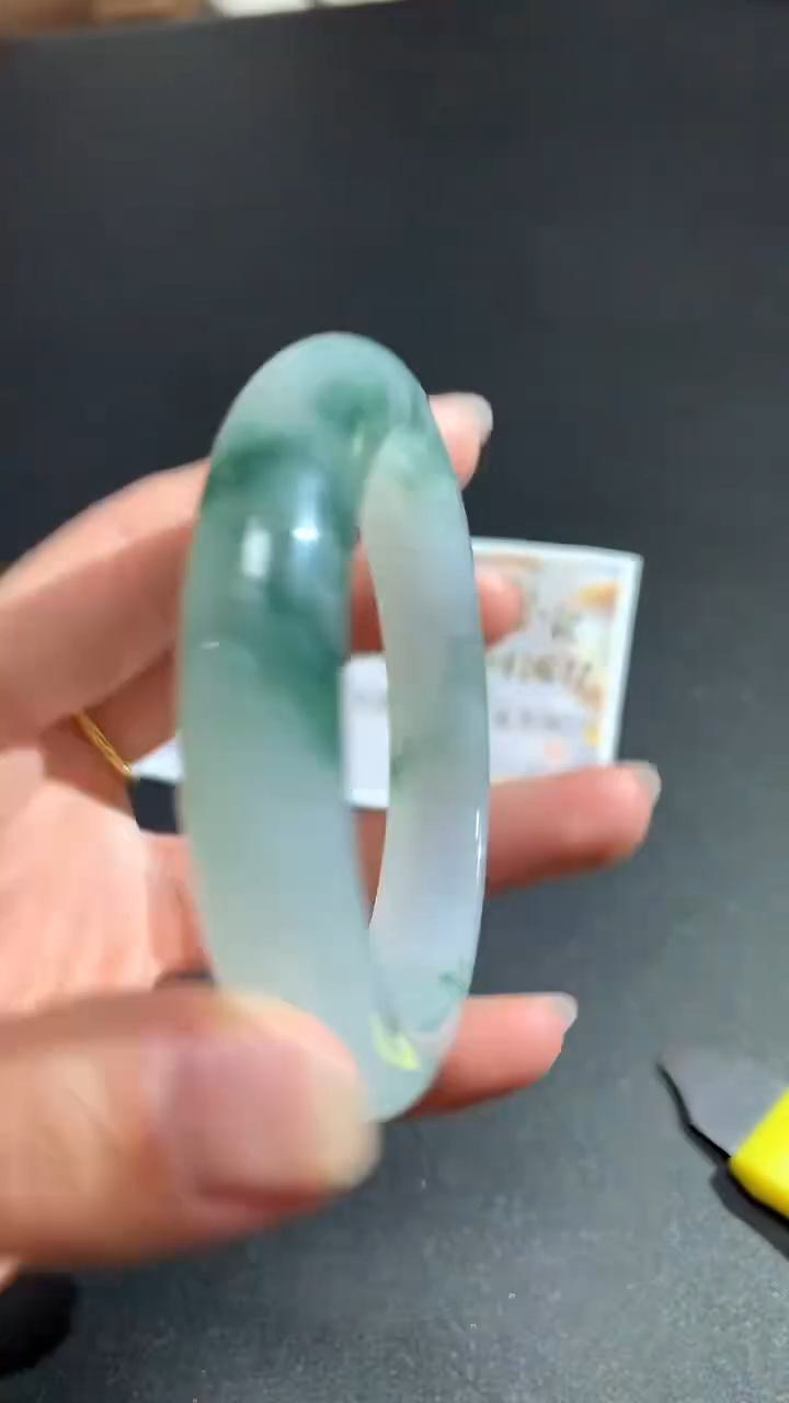【闪购商品】翡翠手镯未镶嵌手镯回流不退不换|