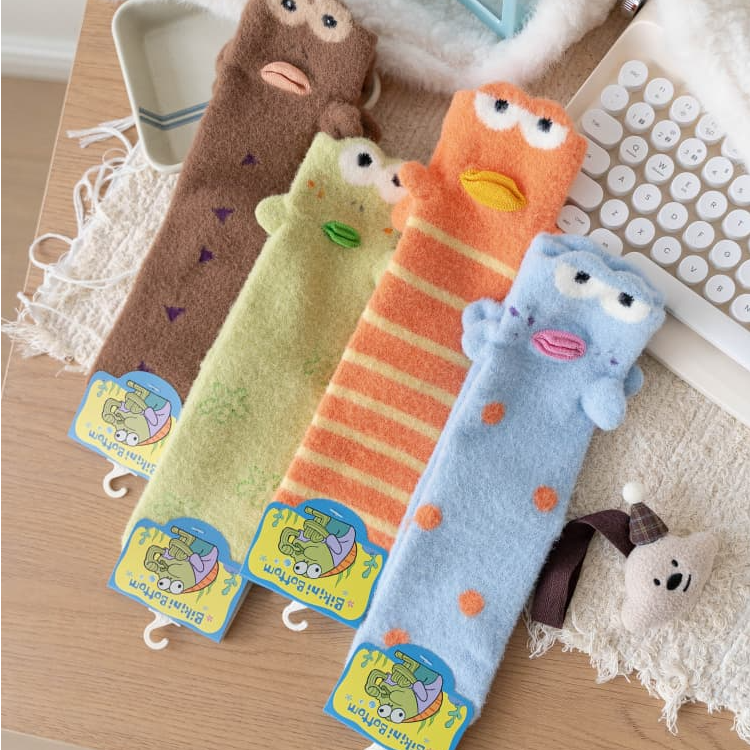 秋冬款加厚袜子女卡通萌趣家居袜澳绒睡眠袜搞怪可爱中高筒冬袜