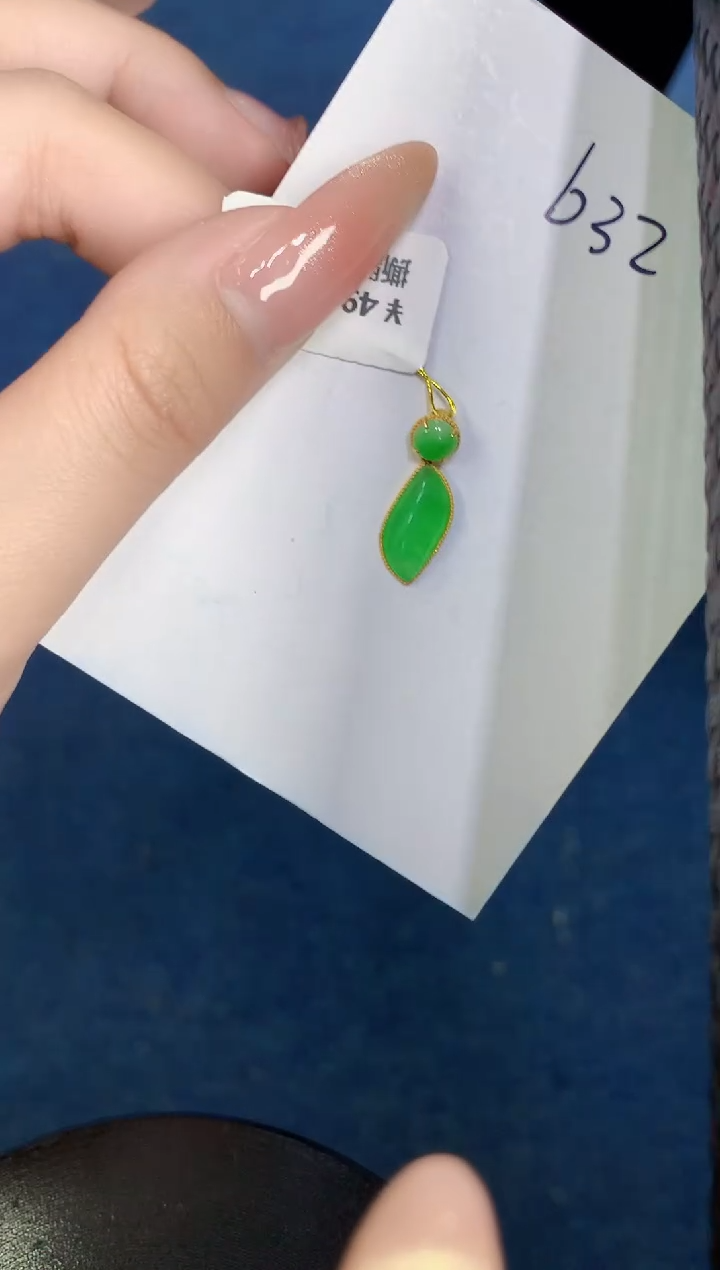 【闪购商品】翡翠颈饰18K金镶嵌000000000