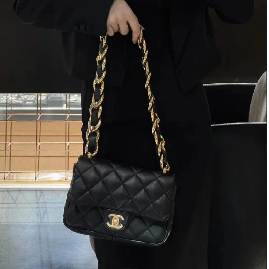 99新 Chanel/香奈儿 【柳柳活动】23P 口盖包 21cm 黑色 