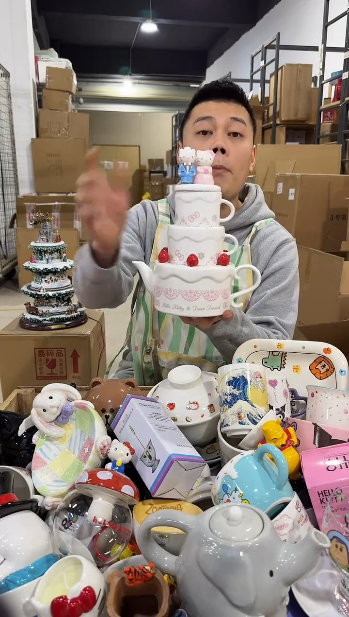 瓷片原盒kt猫结婚茶壶套组