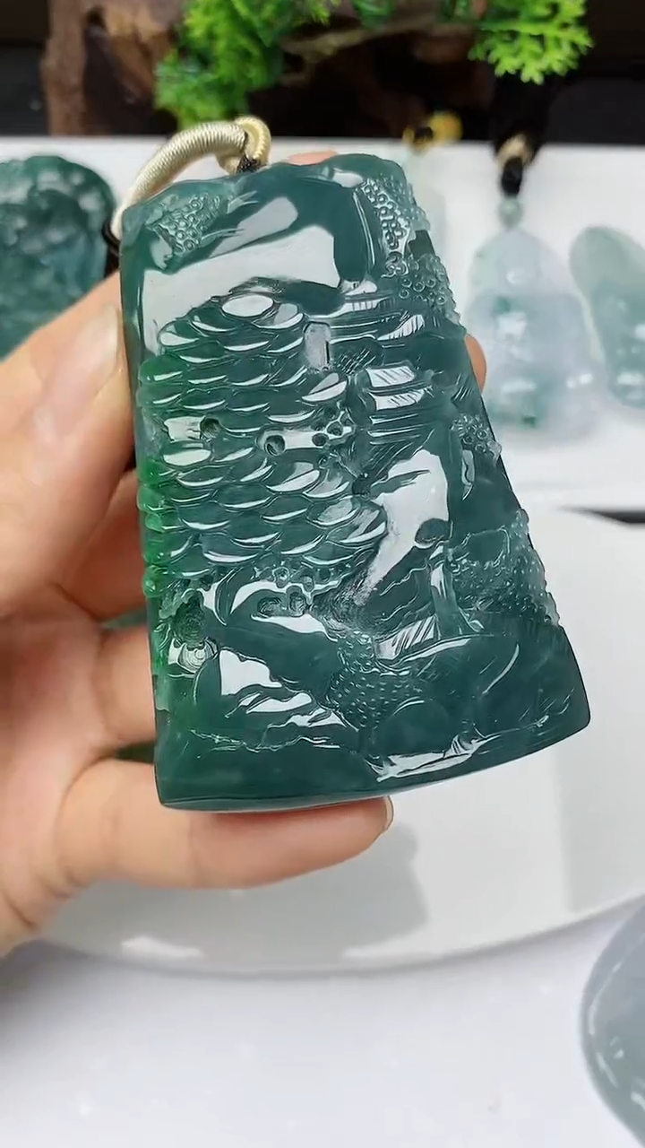 【闪购商品】翡翠颈饰未镶嵌