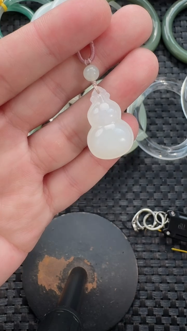 颈饰未镶嵌和田玉葫芦