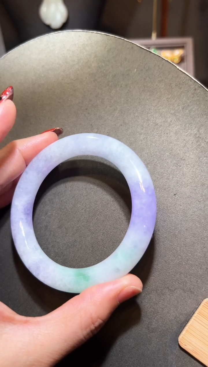 【闪购商品】翡翠手镯未镶嵌翡翠春彩手镯