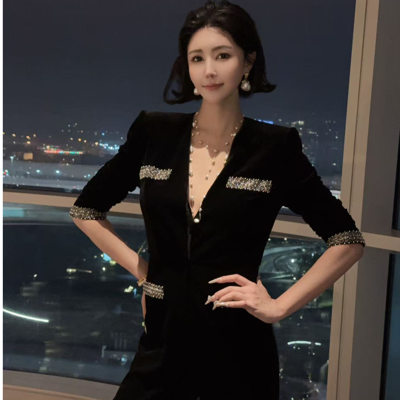 DUOMI【英气女王】黑色钻胸兜钻袖四兜V领连体裤LTK15038