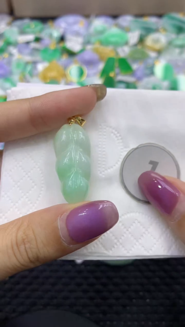 颈饰未镶嵌翡翠天然缅甸翡翠A货