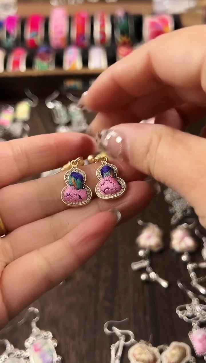 【闪购商品】织绣民族风老绣饰品369