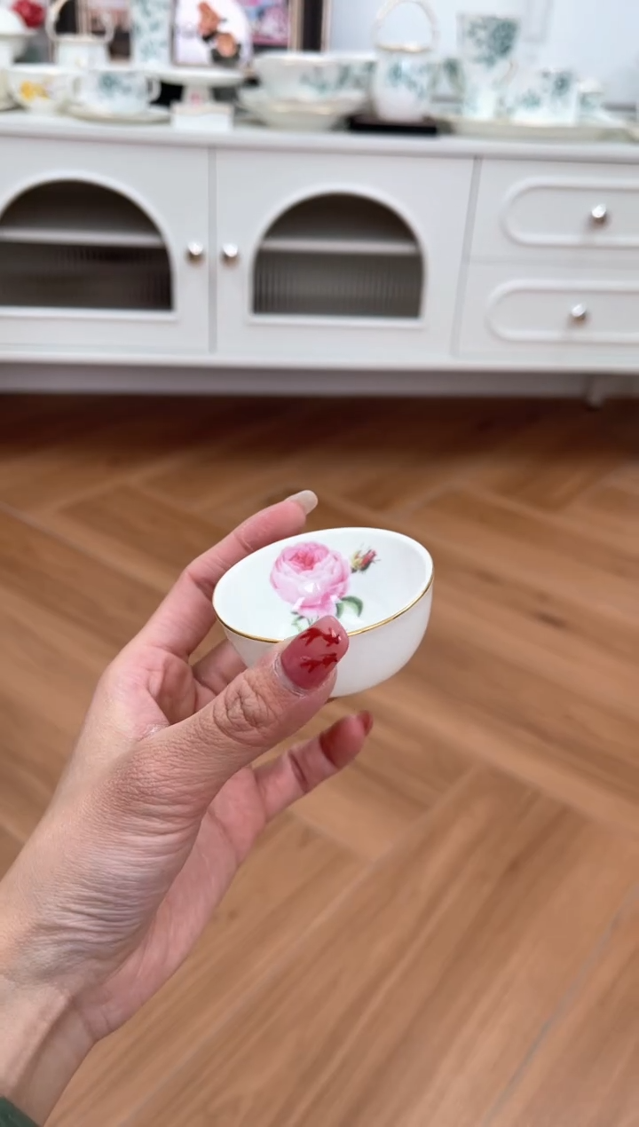 【闪购商品】玫瑰高骨骨瓷小杯