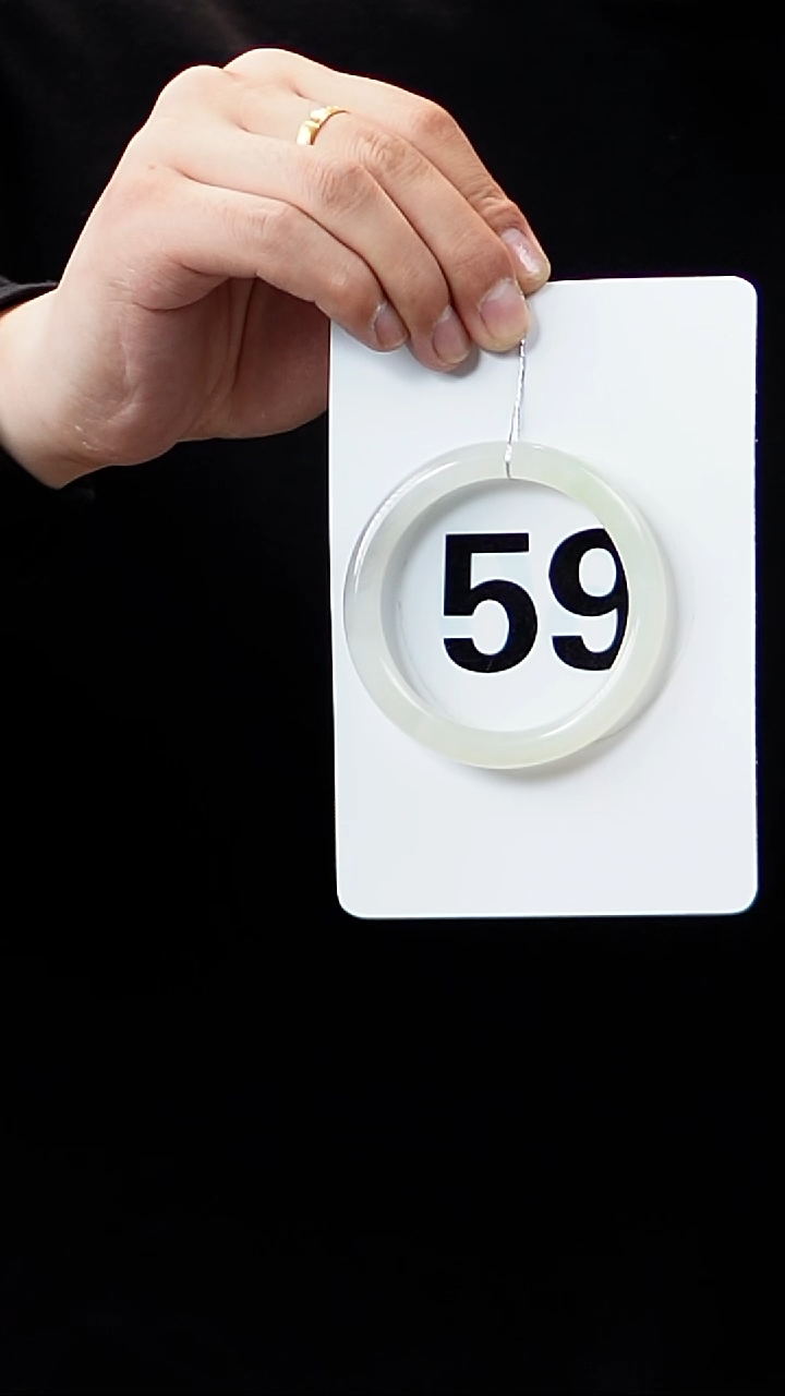 【闪购商品】和田玉手镯未镶嵌59三彩圆条